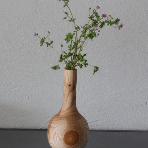 Vase i ask, H 19,5 cm
